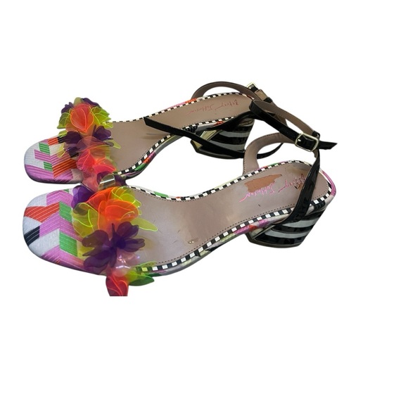 BETSEY JOHNSON the Kove Black and Multicolor Floral Sandals - Picture 7 of 12